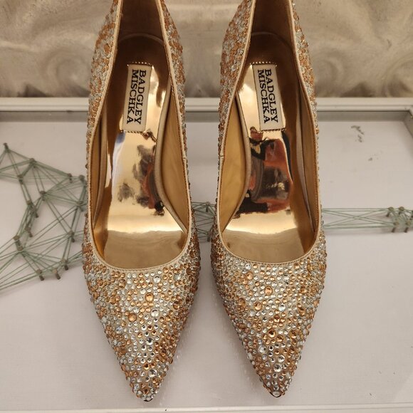 Badgley Mischka Embellished Heels. NWT. Size 6 - Picture 5 of 9